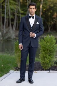 SUIT 105